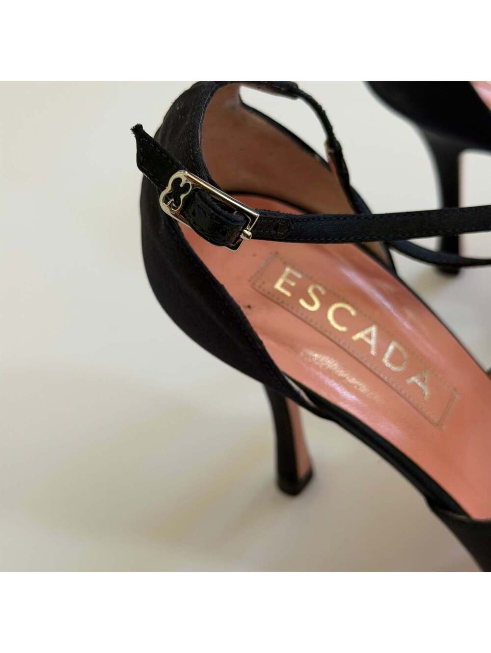 Escada - Picture 6 of 9